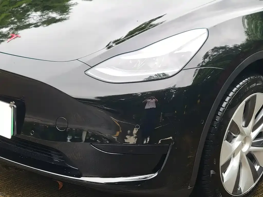 Tesla Model Y — фото 8