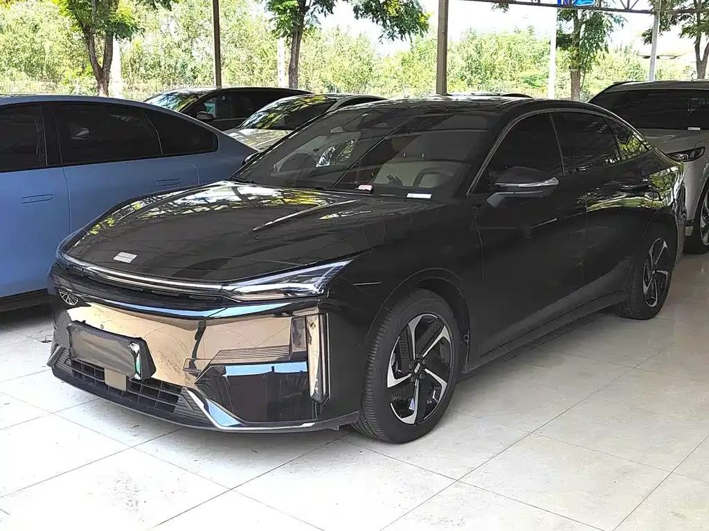 Geely Galaxy L6 — фото 1