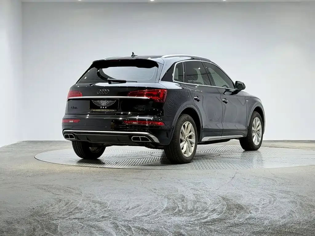 Audi Q5L — фото 3