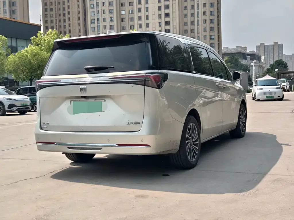 Buick GL8 Hybrid — фото 9