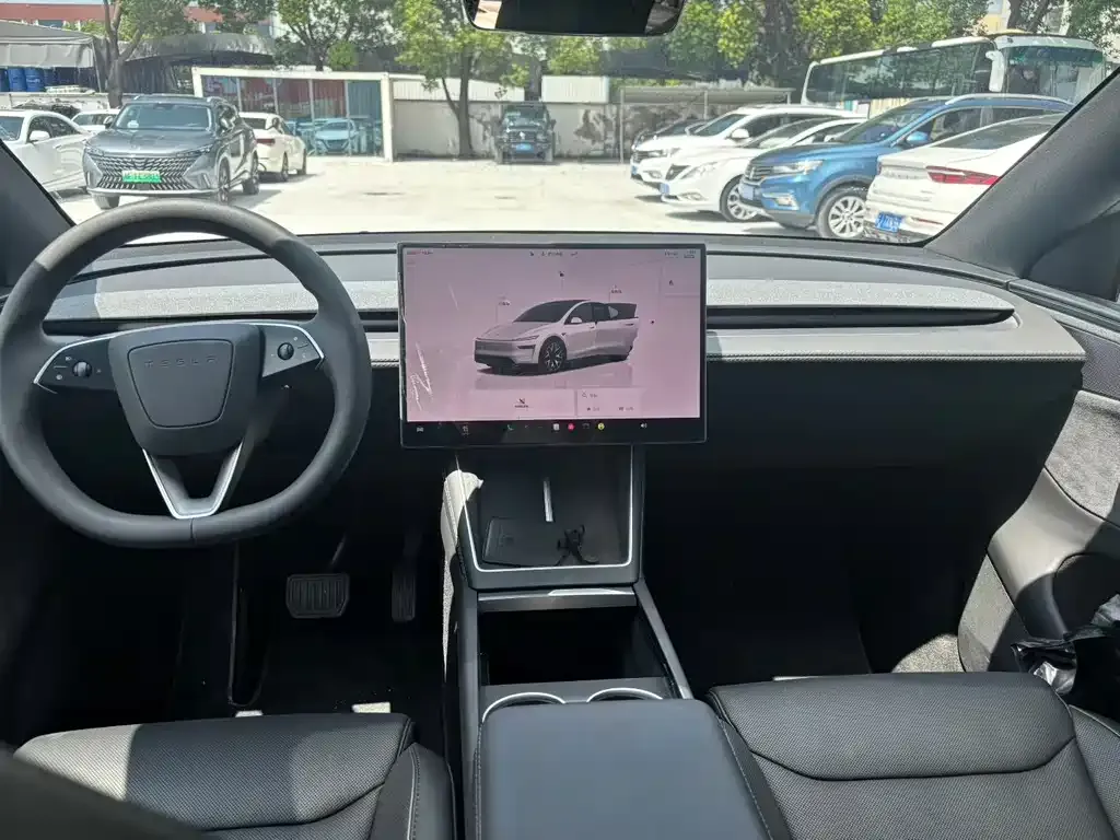 Tesla Model Y — фото 7