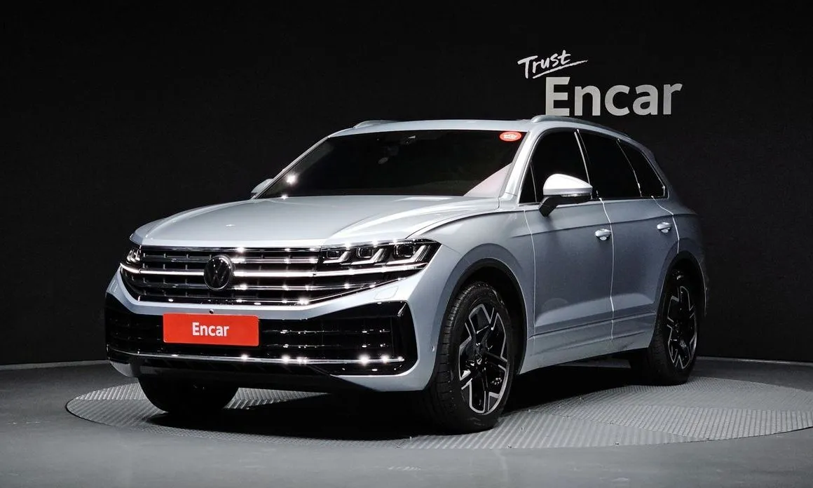 Volkswagen Touareg — фото 1