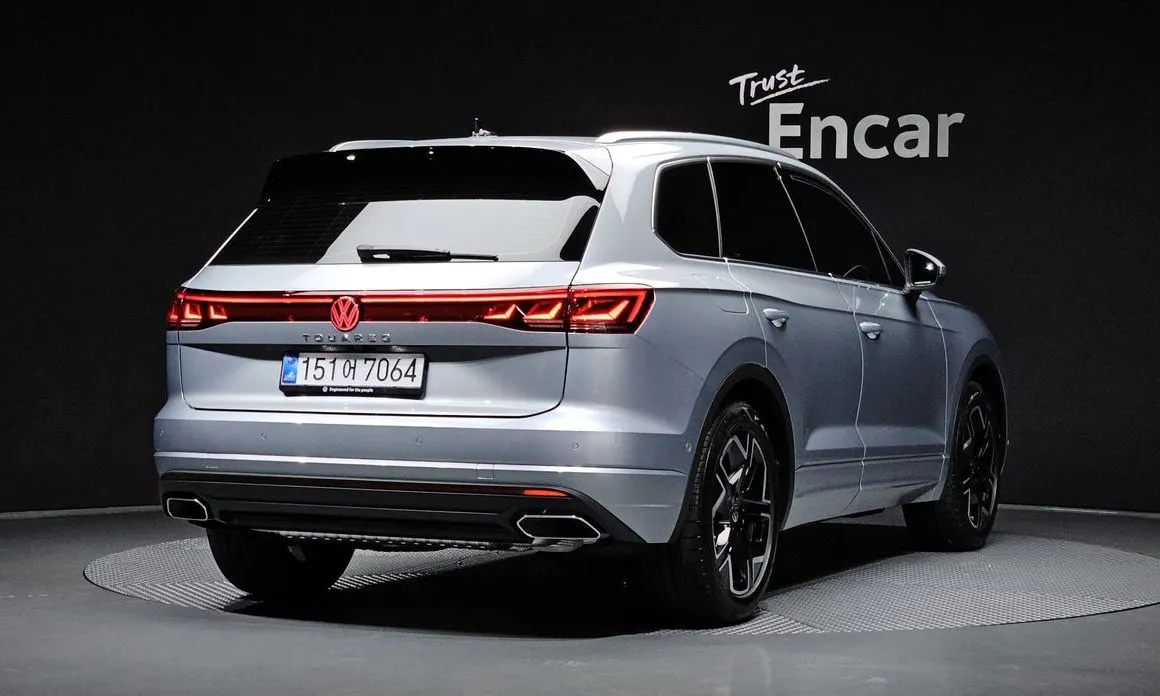 Volkswagen Touareg — фото 10