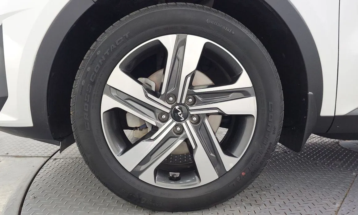 Kia Sorento — фото 5