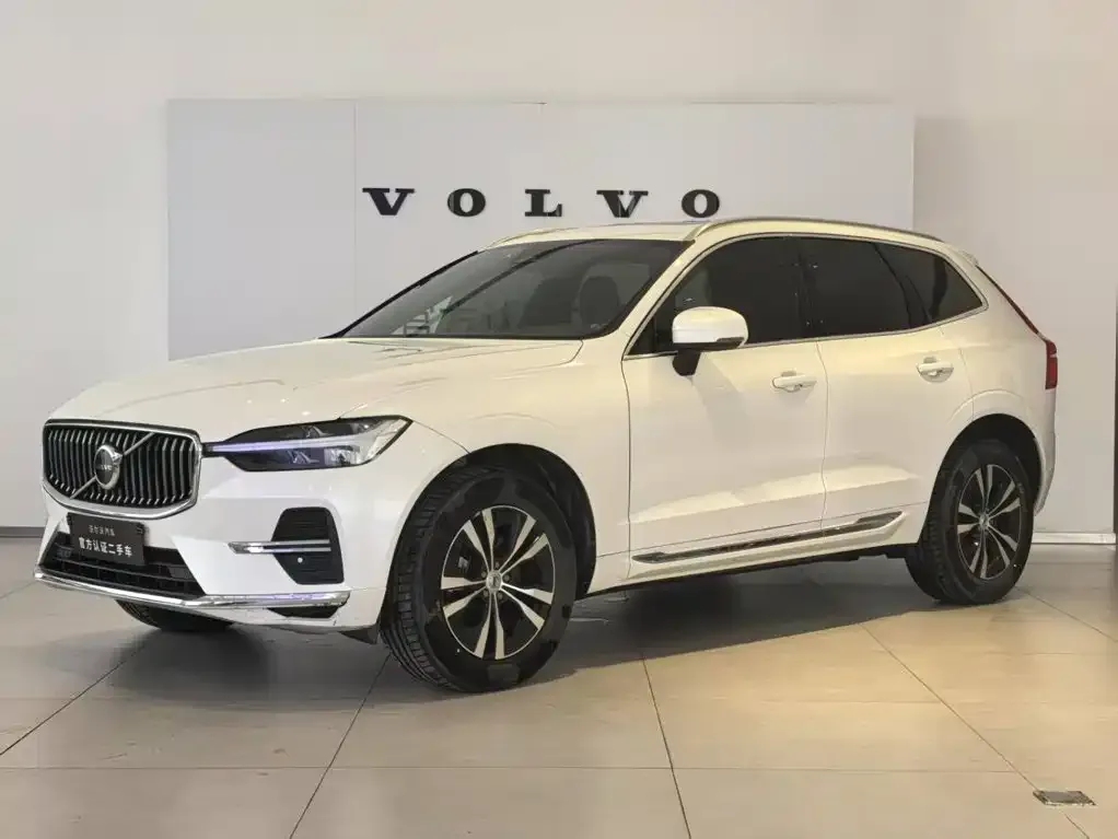 Volvo XC60 — фото 1