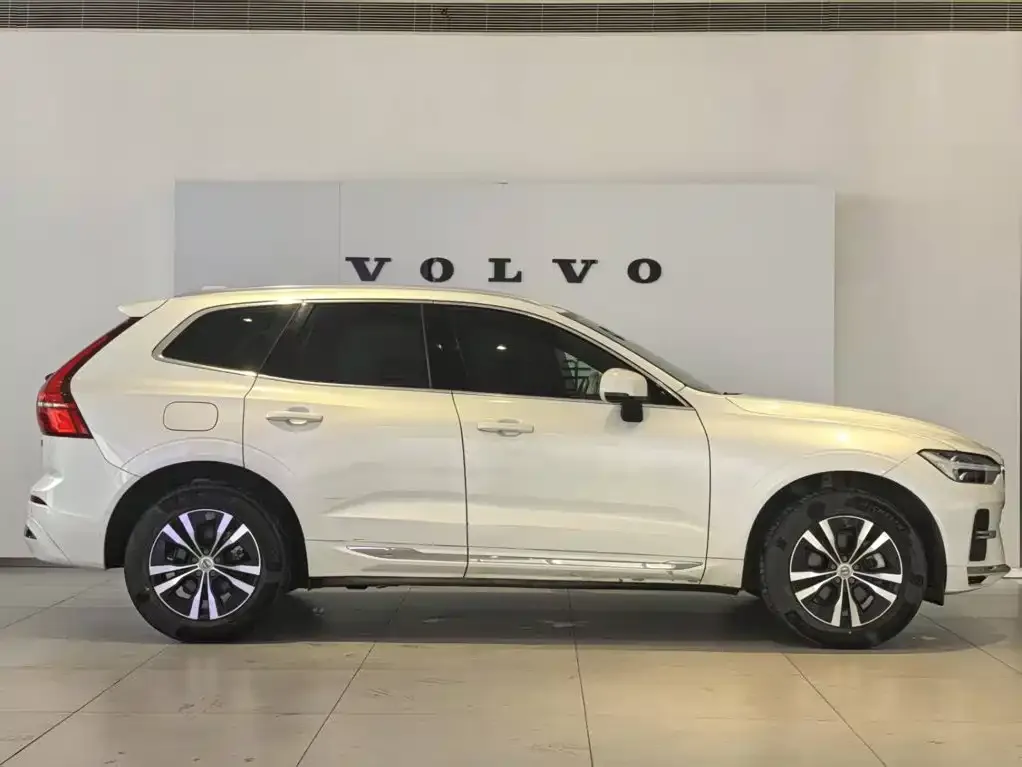 Volvo XC60 — фото 7