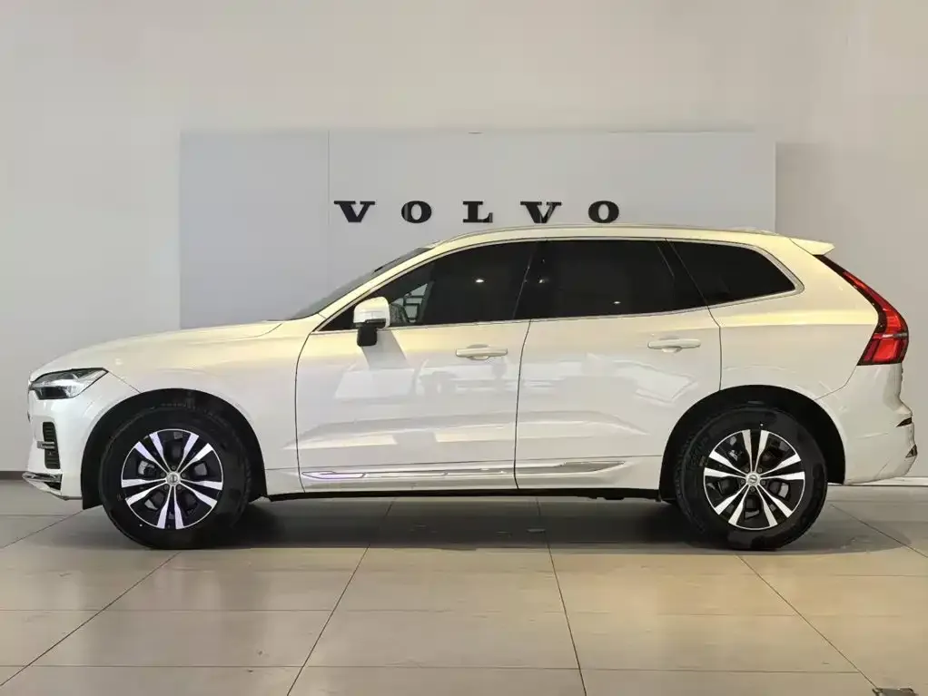 Volvo XC60 — фото 2