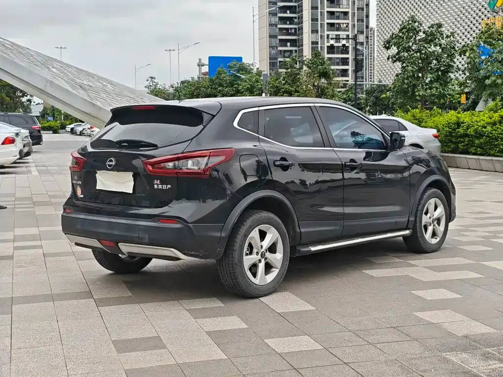 Nissan Qashqai — фото 4