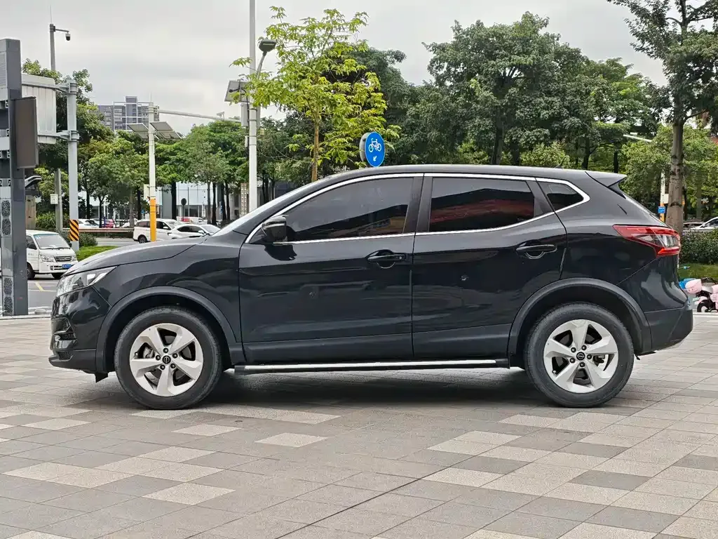 Nissan Qashqai — фото 9