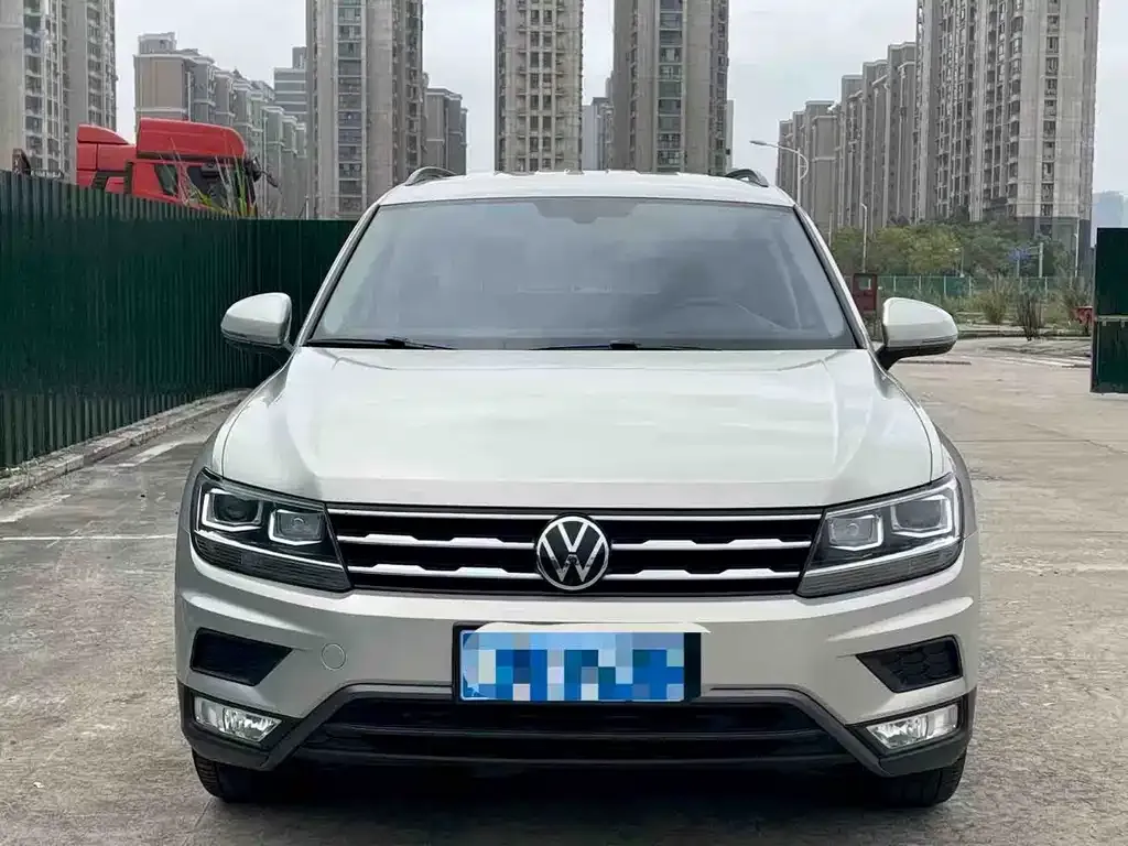 Volkswagen Tiguan L — фото 3