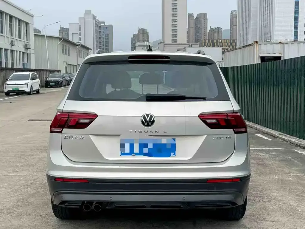 Volkswagen Tiguan L — фото 8