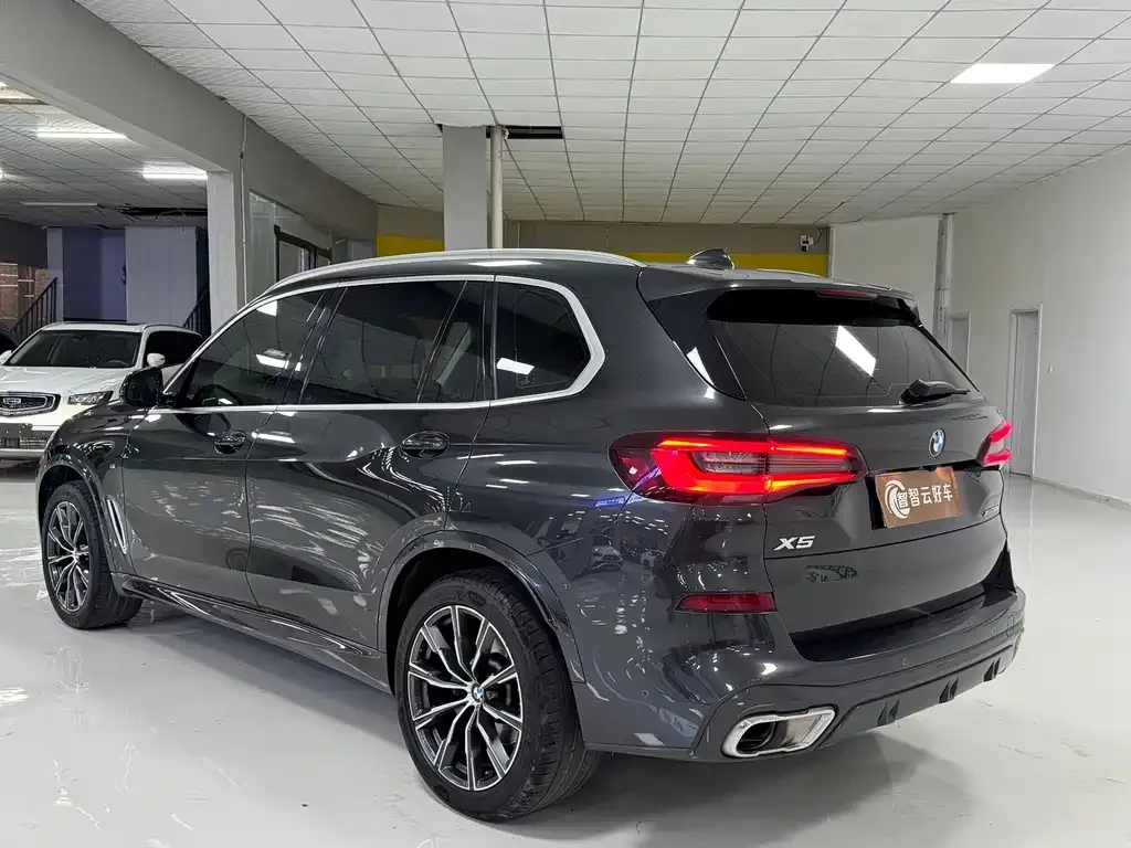 BMW X5 — фото 2