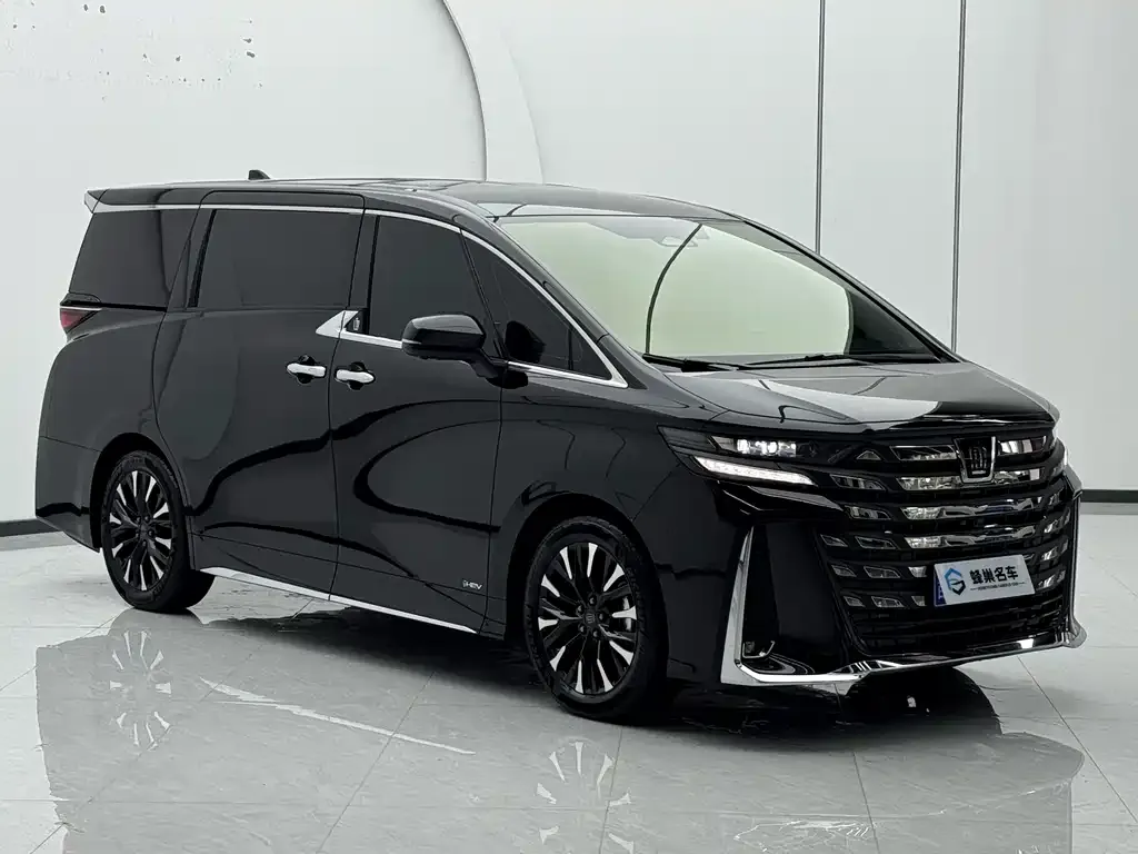 Toyota Vellfire — фото 2