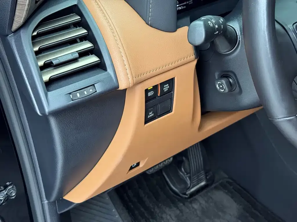 Toyota Vellfire — фото 8