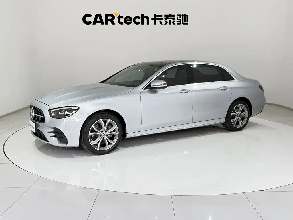 Mercedes-Benz E-Class — фото 1