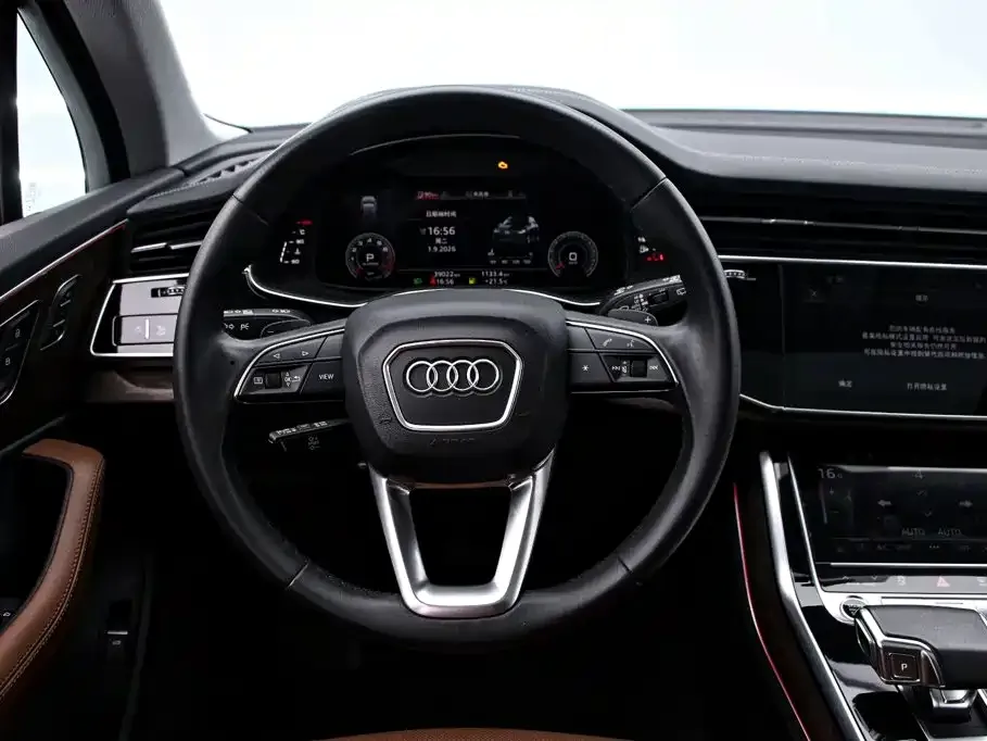 Audi Q7 — фото 9