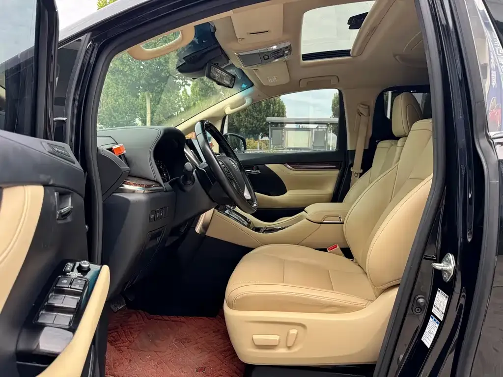 Toyota Alphard — фото 4