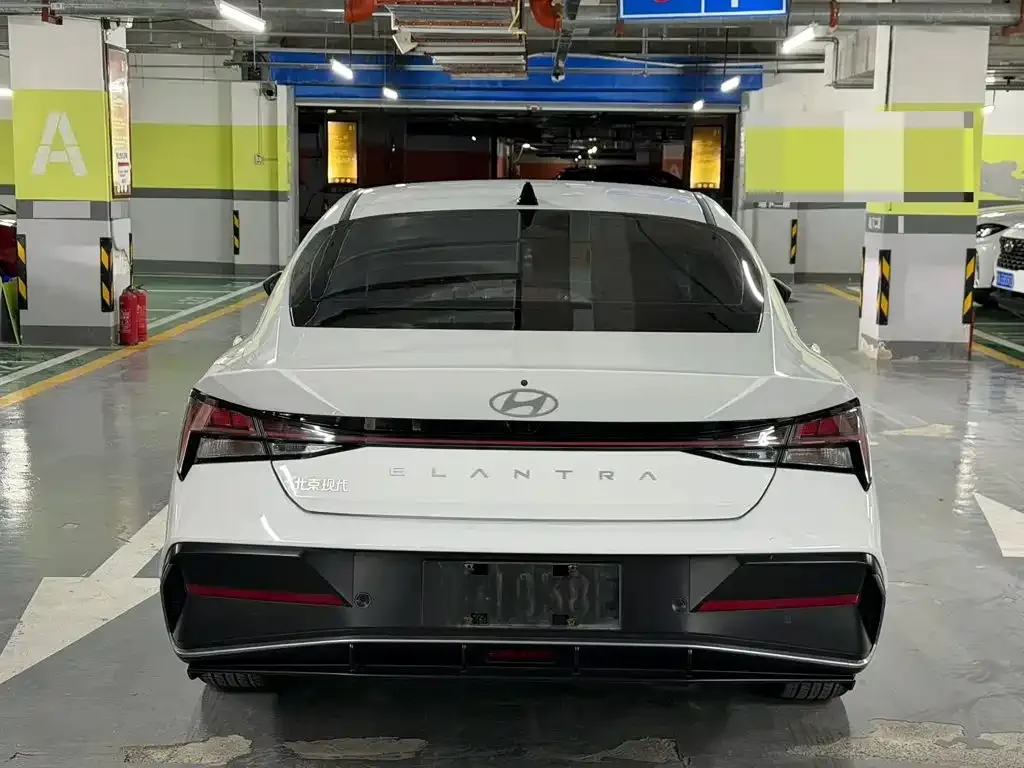 Hyundai Elantra — фото 9