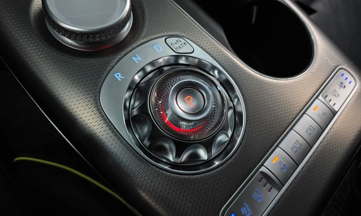 Genesis GV60 — фото 10