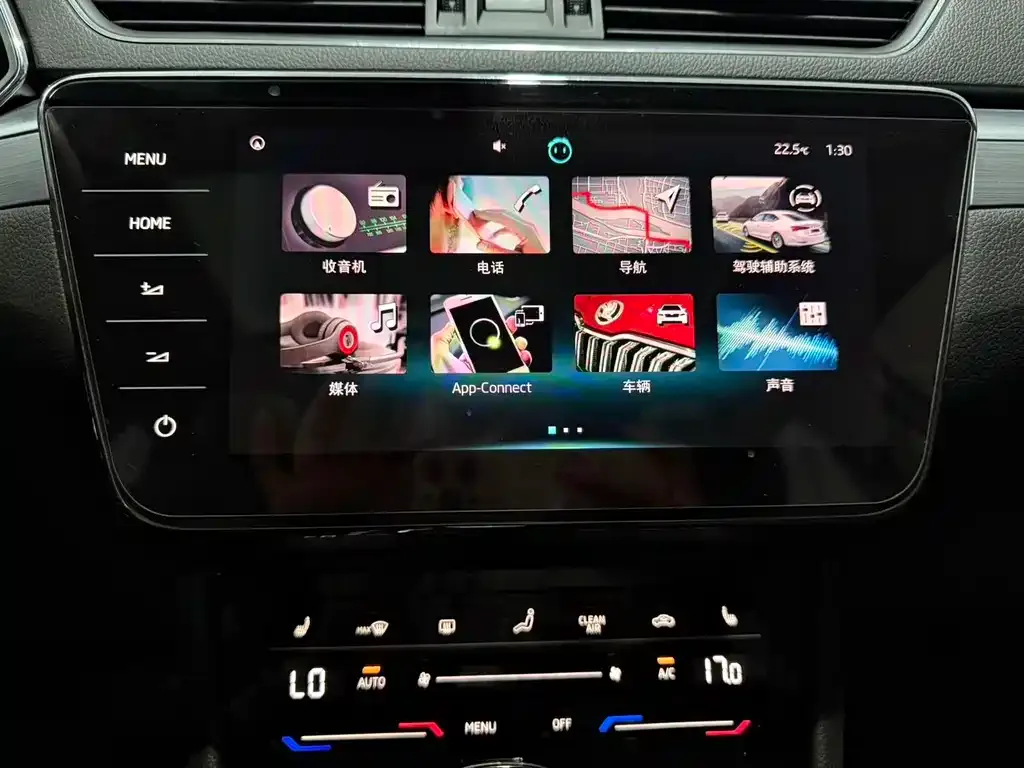 Skoda Superb — фото 10