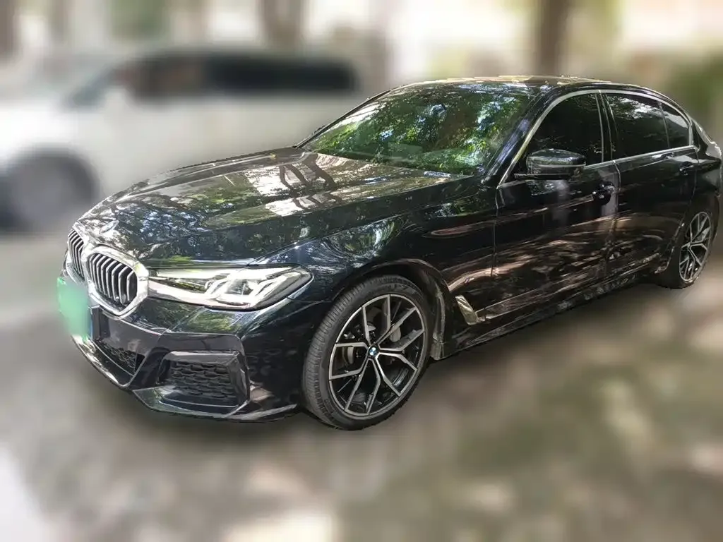 BMW 5 Series — фото 1