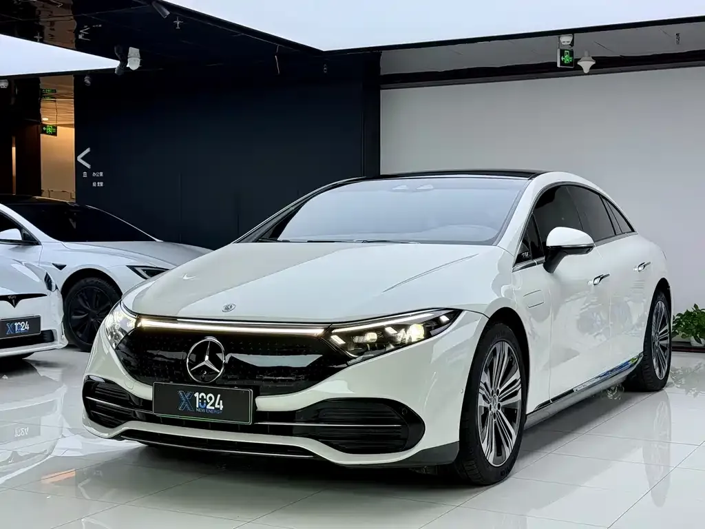 Mercedes-Benz EQS — фото 1