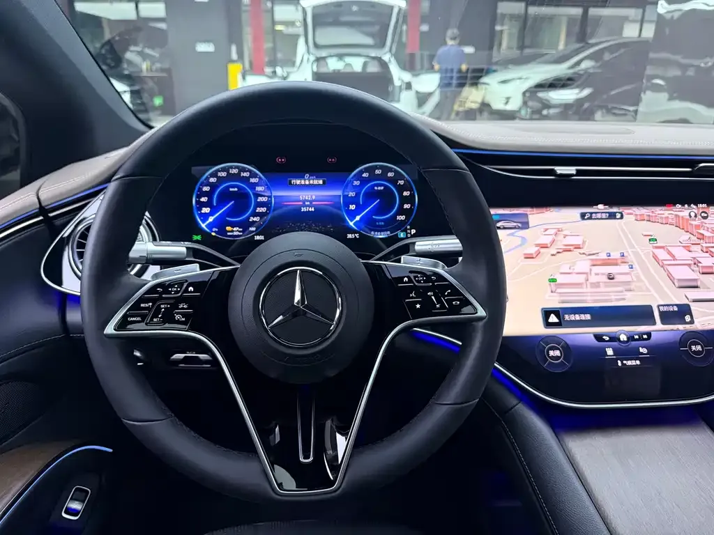 Mercedes-Benz EQS — фото 10