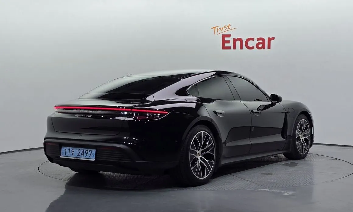 Porsche Taycan — фото 3