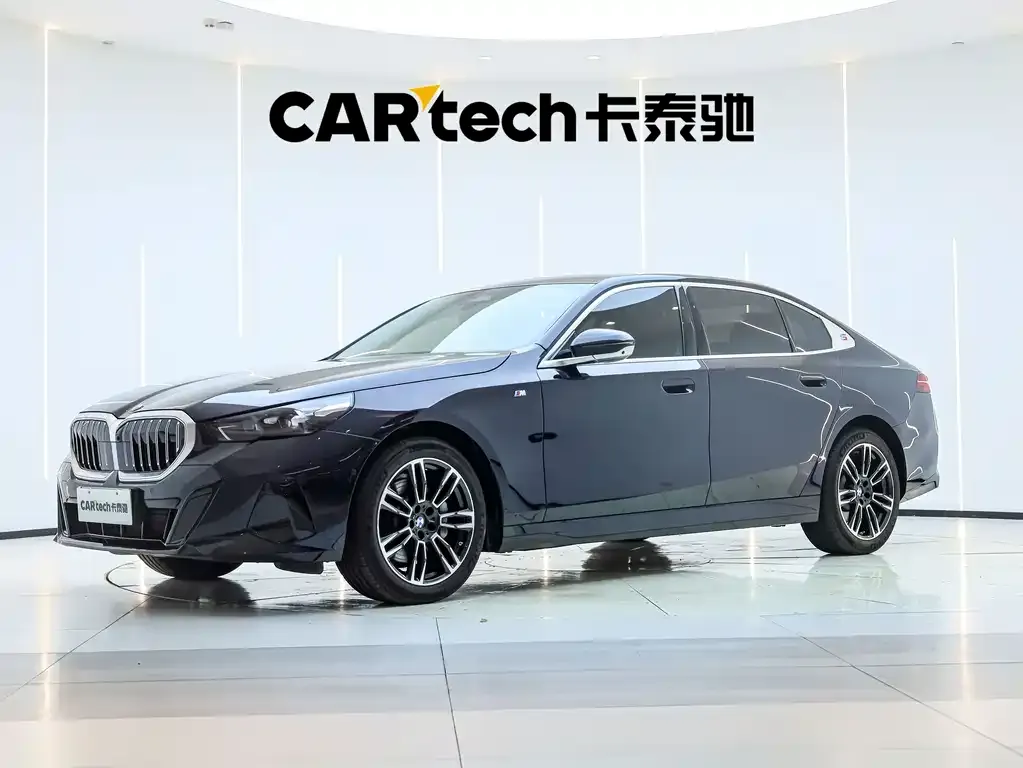 BMW 5 Series — фото 1