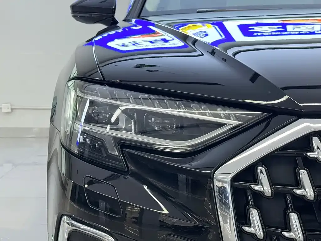 Audi A8 — фото 4