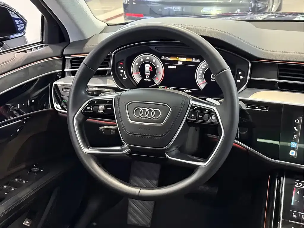 Audi A8 — фото 9