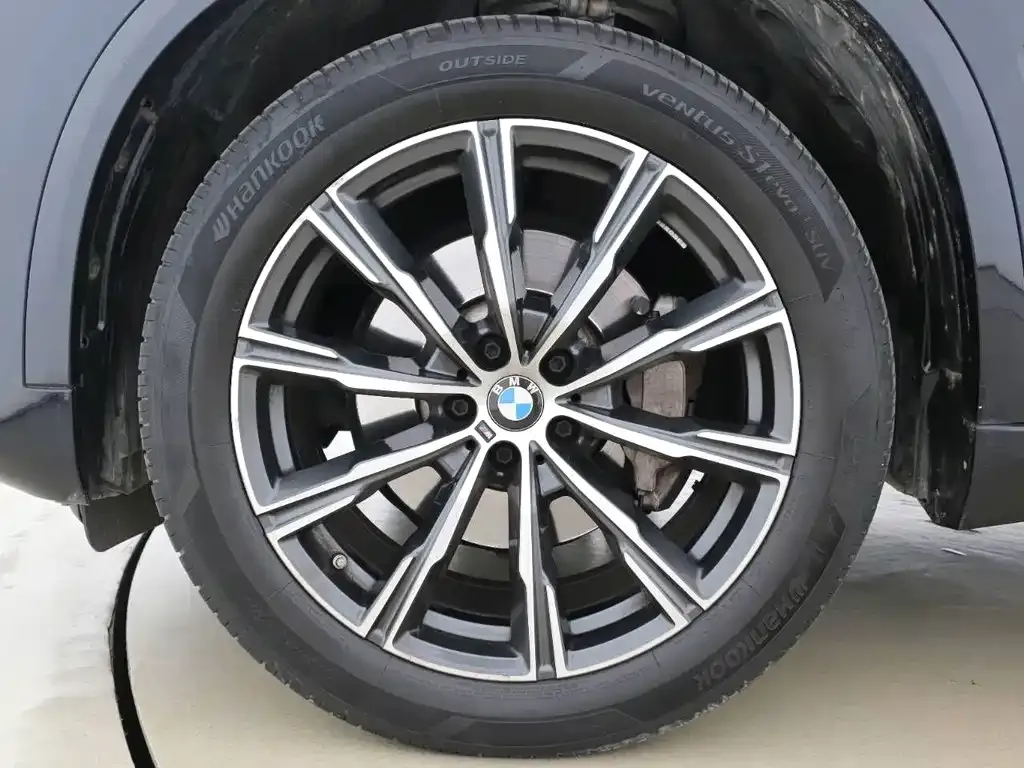 BMW X5 — фото 9
