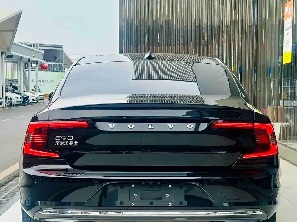 Volvo S90 — фото 4