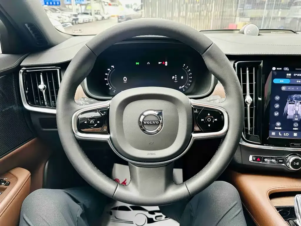 Volvo S90 — фото 10