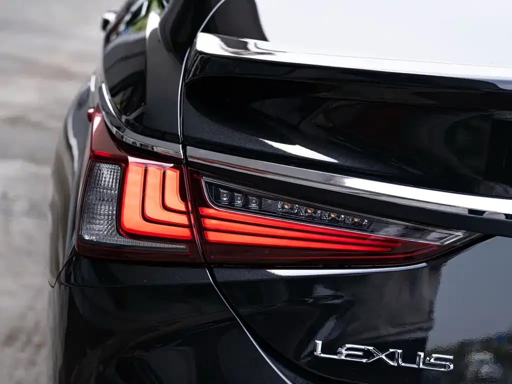 Lexus ES — фото 4