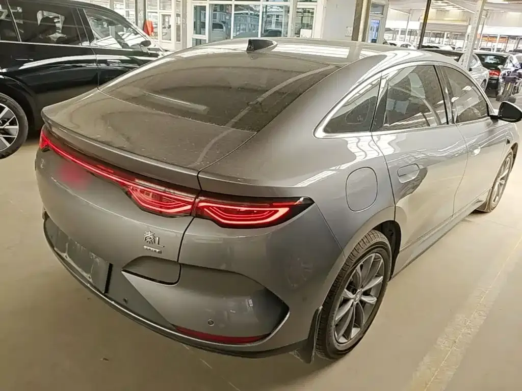 BYD Qin L — фото 10