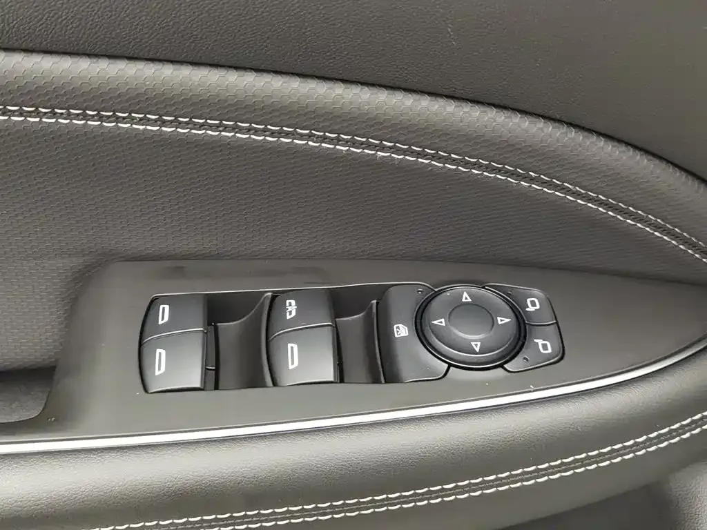 Buick Regal — фото 10