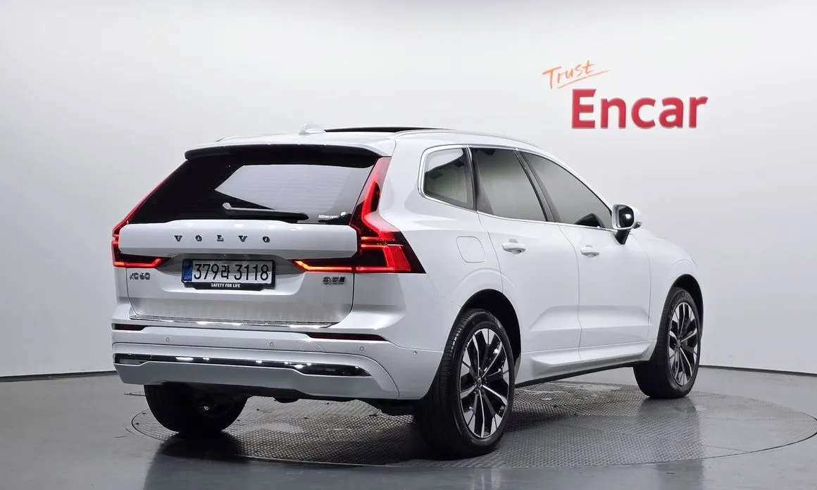 Volvo XC60 — фото 7