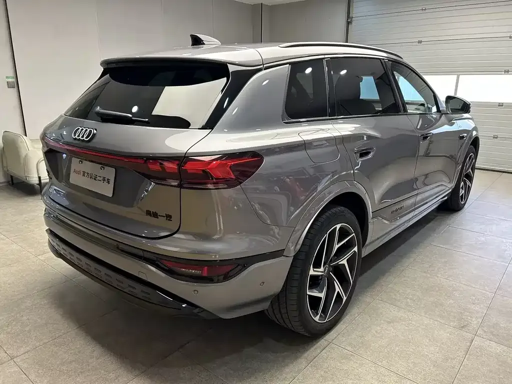 Audi Q6L e-tron — фото 4