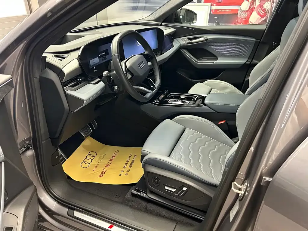 Audi Q6L e-tron — фото 2