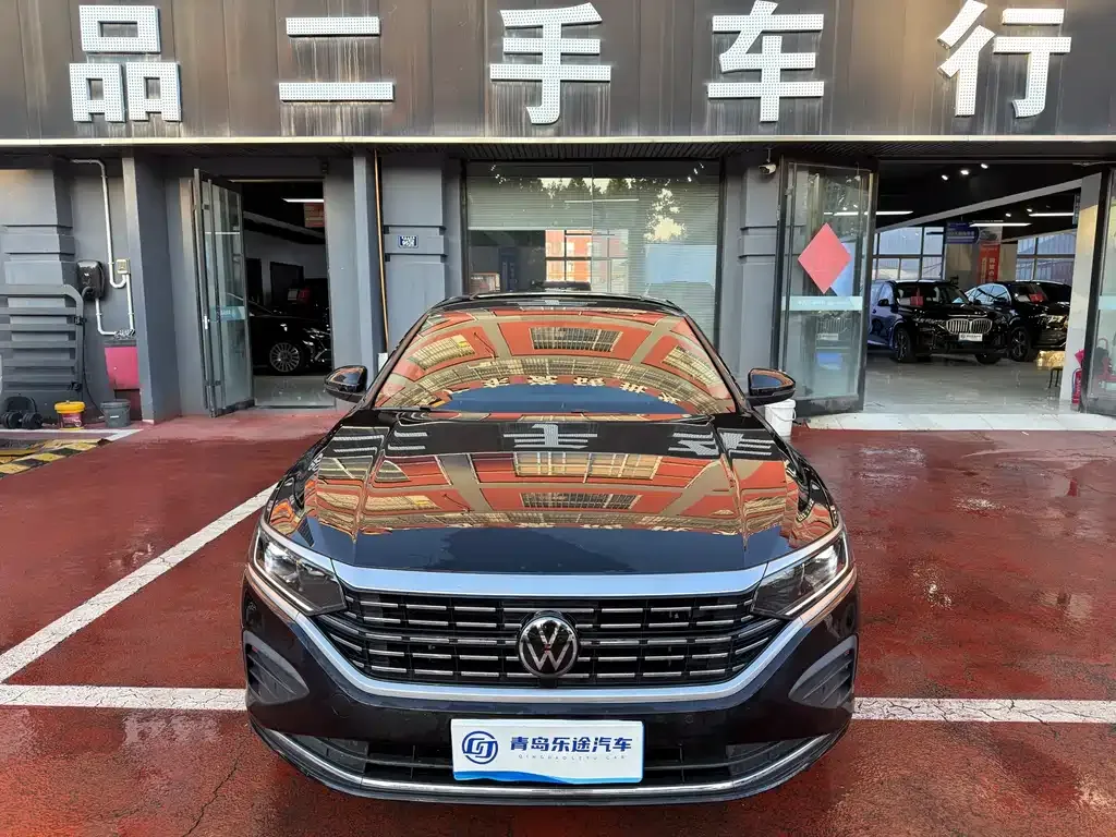 Volkswagen Passat — фото 1