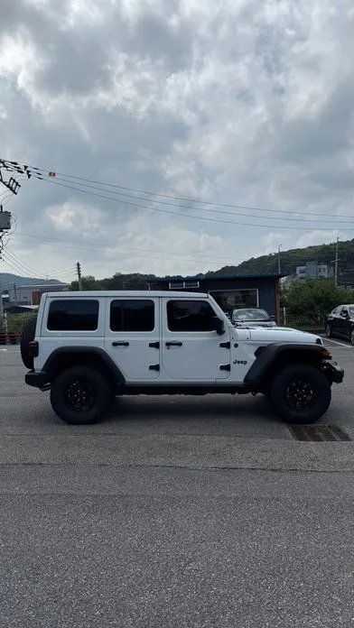 Jeep Wrangler — фото 8