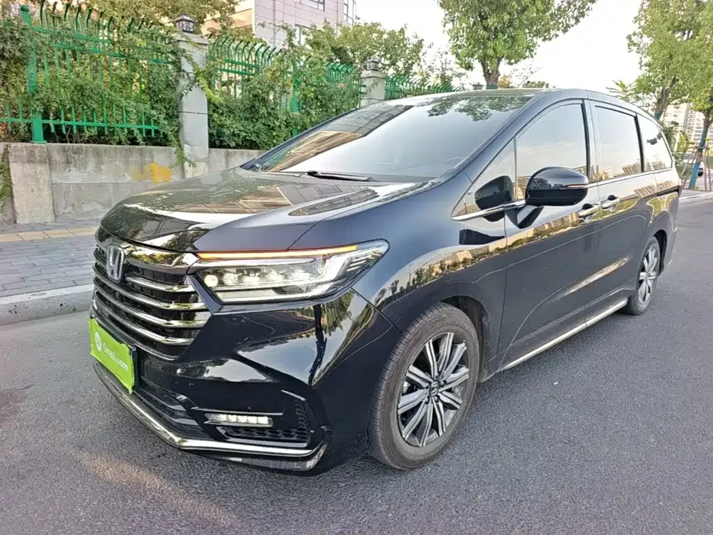 Honda Odyssey — фото 1