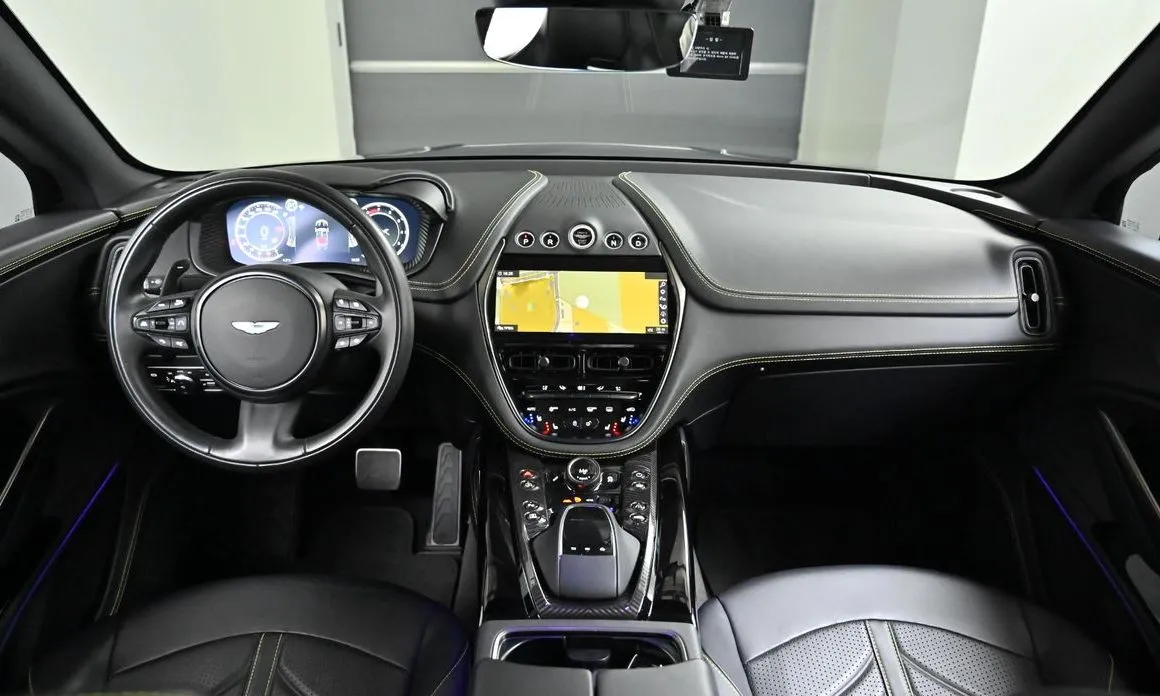 Aston Martin DBX — фото 5