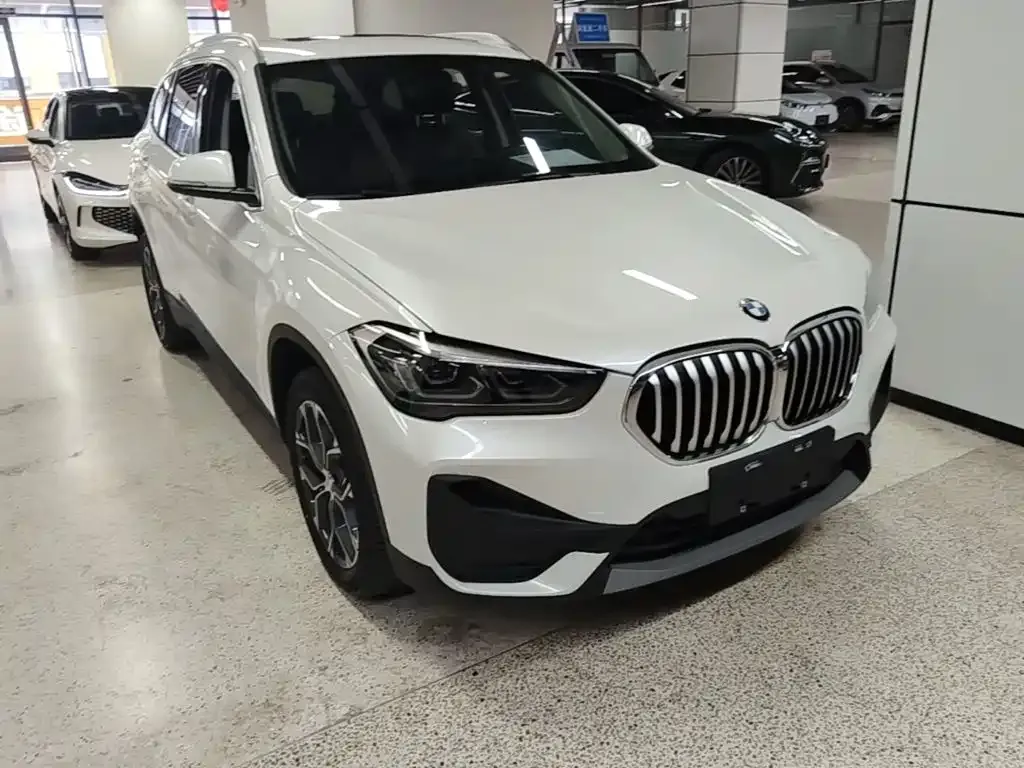 BMW X1 — фото 9