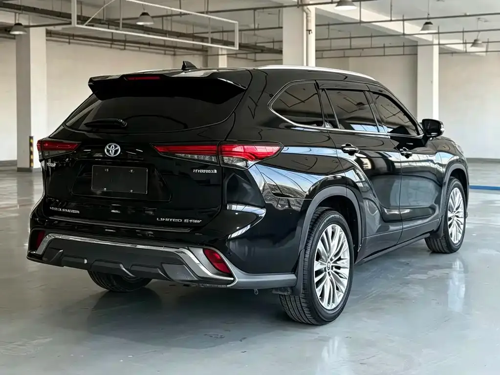 Toyota Highlander — фото 3