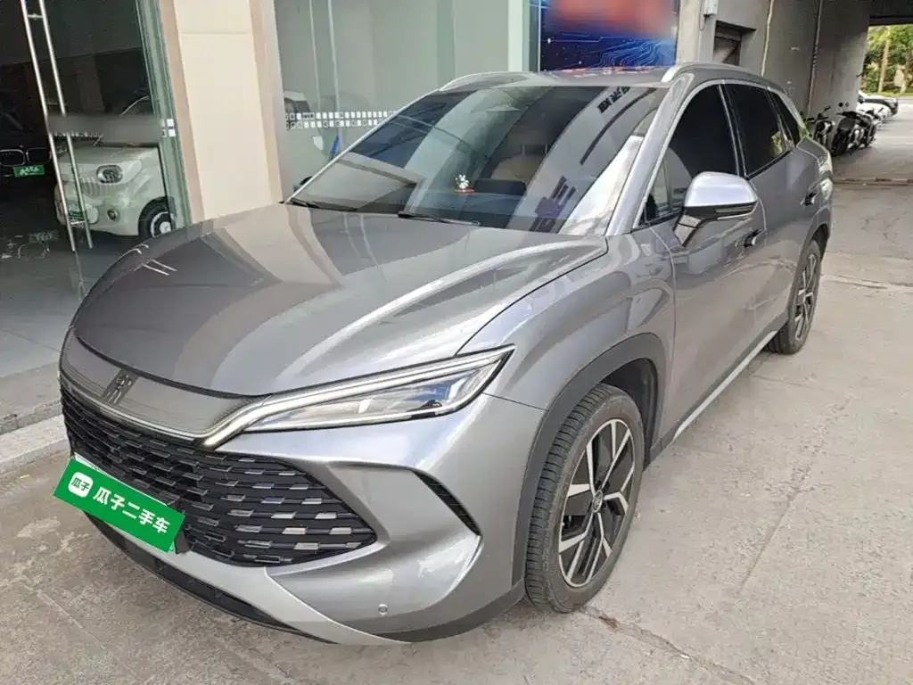 BYD L DM-i — фото 1