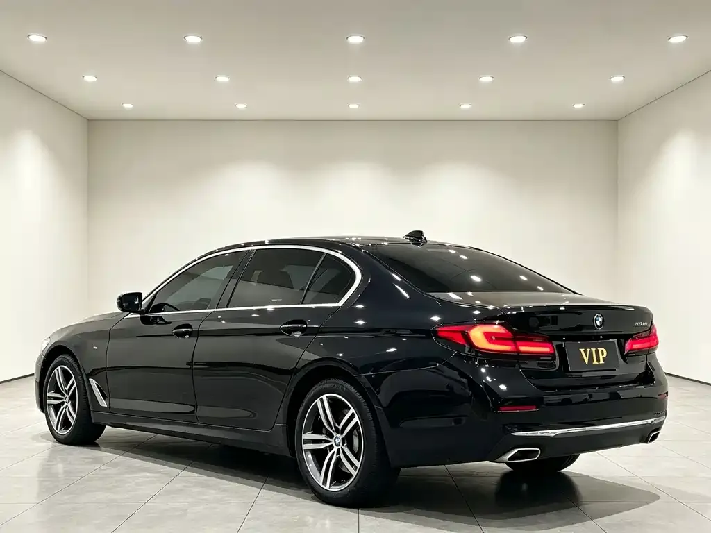 BMW 5 Series — фото 4