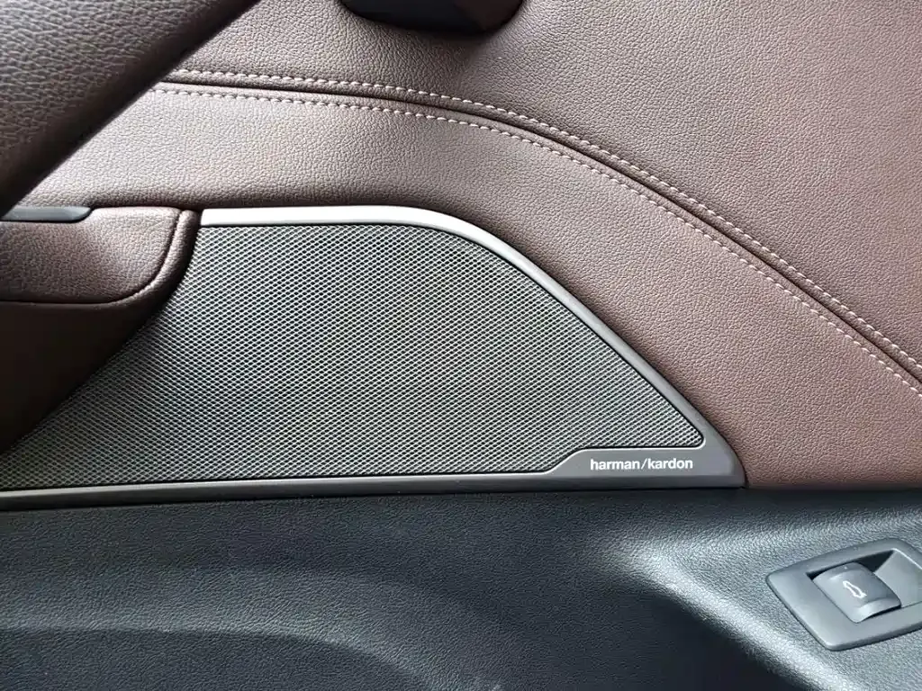 BMW 5 Series — фото 10