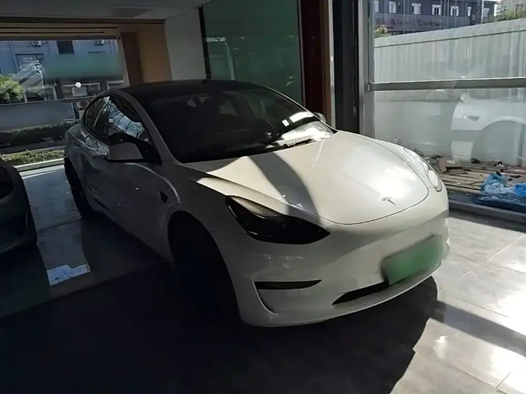 Tesla Model 3 — фото 4